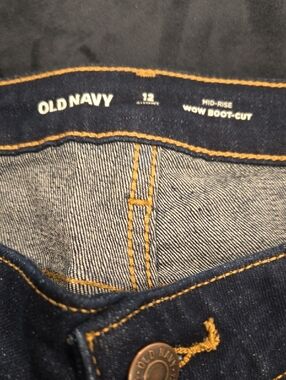 Old Navy Women's Mid-Rise Bootcut Jeans - Dark Blue. 26 Inch Inseam